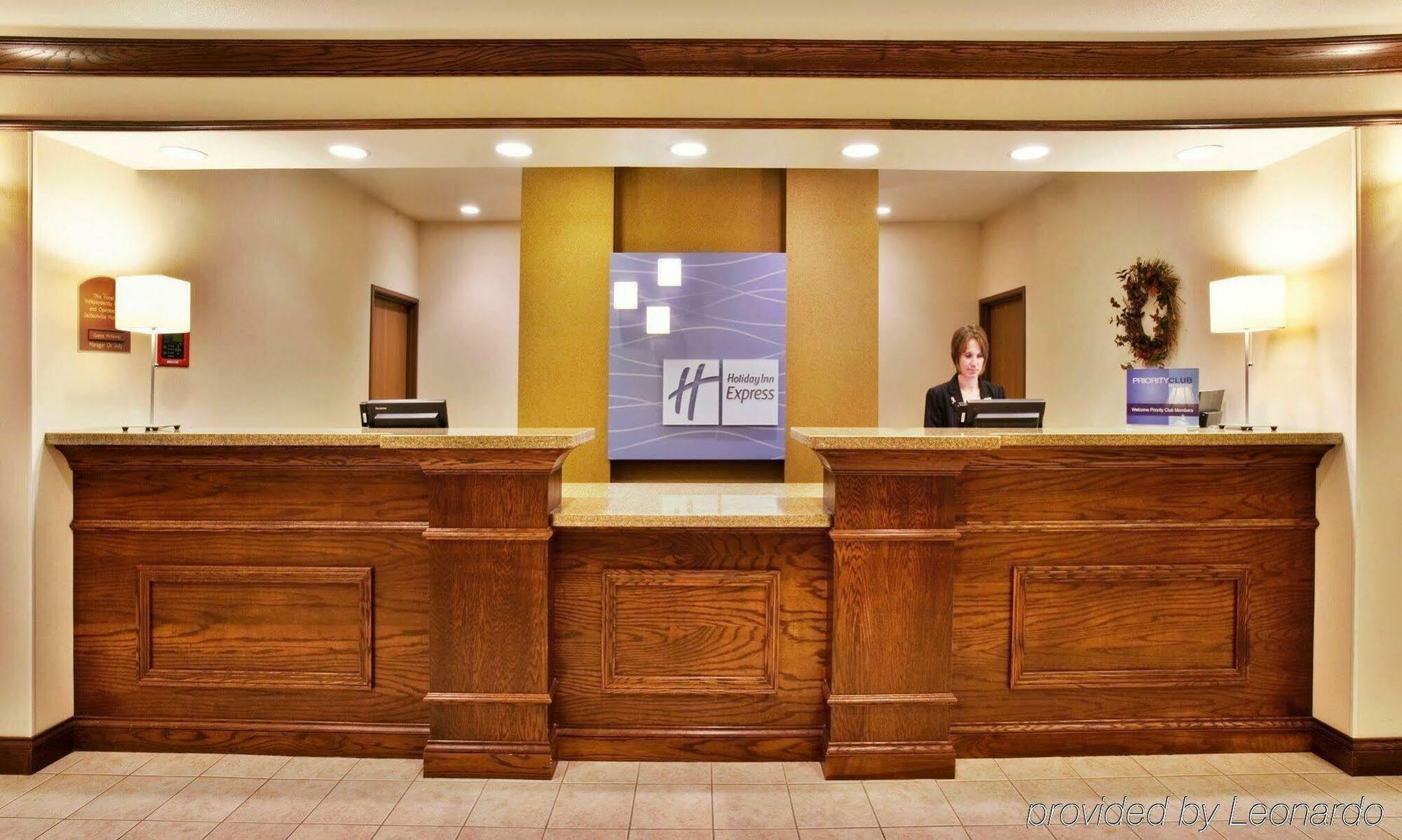 Holiday Inn Express & Suites Jacksonville By Ihg South Jacksonville Exterior photo